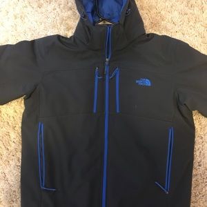 Men’s lined North Face ski jacket.